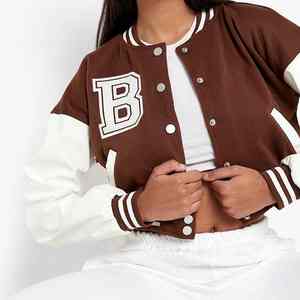 Nouveauté Veste universitaire en cuir pour femmes teinte respirante solide régulière Logo et couleur personnalisés de haute qualité matelassée vente à chaud - Product Image 5