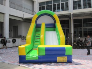 Tobogán Inflable de PVC para Exteriores, Ideal para Alquileres de Fiestas o Eventos - Product Image 2