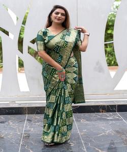 ผ้าไหม Banarasi สำหรับผู้หญิงผ้าส่าหรีที่มีการปักที่สง่างามและงานแต่งงานแบบดั้งเดิม - Product Image 5