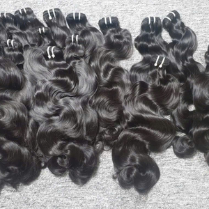 Boucles magiques Remy, cheveux humains bruts de couleur naturelle, tissage de cheveux bouclés rebondissant, extensions de cheveux indiens vierges à cuticule alignée - Product Image 4