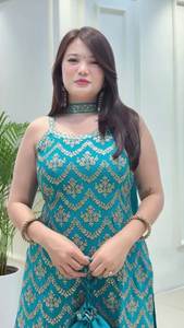 Collection de robes ethniques indiennes pour femmes, broderie lourde, Gharara Salwar Kameez, style Bollywood, pour l'hiver, pour les fêtes - Product Image 2