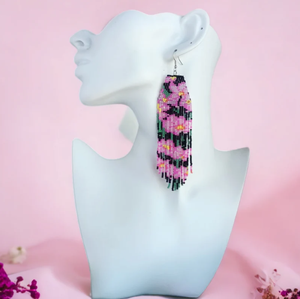 Pendientes de Flecos con Cuentas de Cristal y Flores Hechas a Mano, Pendientes Boho con Cuentas Rosas, Brilla en esta Navidad - Product Image 1