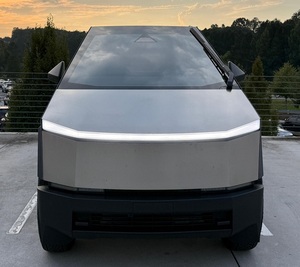 Tesla Cybertruck 2024 Camioneta con Poco Kilometraje, Neumáticos R20, Asientos de Cuero, Automática, Volante a la Izquierda, Turbo, Luces LED - Product Image 1