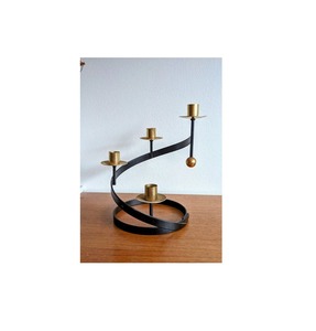 Portavelas decorativo navideño de metal de calidad superior con elegante acabado antiguo para un acento de decoración navideña atemporal - Product Image 1