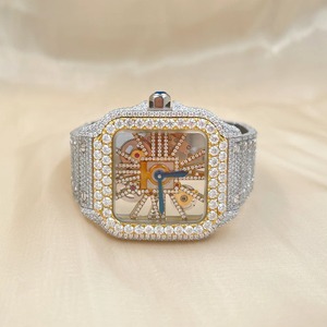 Montre en acier inoxydable avec mouvement à quartz, diamants en moissanite, cadran en verre, bracelet en or jaune, clarté VVS, élève le luxe et la mode - Product Image 3