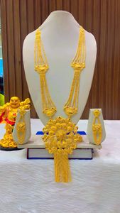 24K chapado en oro Dubai joyería de moda collar conjunto pendientes brazaletes peines broches Material de cobre con diamante regalo Bulgaria - Product Image 5