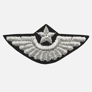 เข็มกลัดพระราชมือปักเย็บ - Product Image 1