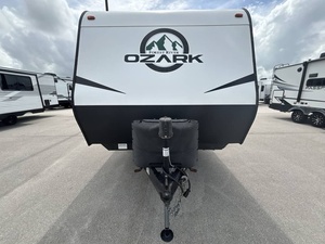 Maison capsule spatiale portable en acier F-o-r-e-s-t R-i-v-e-r Ozark 2500TH d'occasion 2022 pour la vie en plein air, prête à être expédiée - Product Image 4