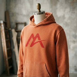 เสื้อฮู้ดดี้ผู้ชาย MATTIERA สีส้มไหม้ฟอก ปักโลโก้สีแดง ผ้าฝ้ายฟลีซ 100% สไตล์สตรีทแวร์ เสื้อฮู้ดแบบมีฮู้ด สั่งทำได้ - Product Image 5