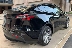 Modelo Y 2024 Usado en Buen Estado, Largo Alcance, Tracción en las Cuatro Ruedas, Volante a la Izquierda, Asientos de Cuero, Cámara Trasera, 5 Plazas, Interior Sin Modificar - Product Image 6