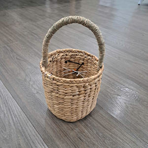 Panier en jacinthe d'eau en forme de lapin mignon avec poignée pour le rangement des fruits des enfants et l'organisation de la maison - Product Image 5