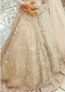 Robe élégante fantaisie brodée à la main ethnique Lehenga Choli pour les fans de vêtements indiens et pakistanais - Product Image 3