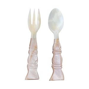 Repose-couverts et cuillères en nacre naturelle polie pour caviar et desserts – Vente en gros pour restaurants, cafés et hôtels - Product Image 2