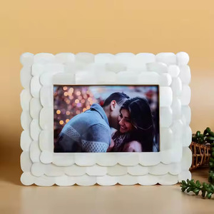 Cadre photo en résine de haute qualité Design moderne os et corne métal artistique fabriqué à la main par le fabricant - Product Image 3