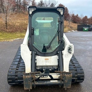 Chargeuse compacte sur pneus T650 haute performance, moteur fiable pour la construction et l'agriculture - Product Image 6