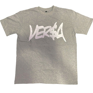 เสื้อยืดสตรีทแวร์ลำลอง VERSA พิมพ์ลายโลโก้หน้าหลังแบบโดดเด่น ยูนิเซ็กส์ ฮิปฮอป กราฟฟิก พิมพ์ลายพัฟ 200 GSM ระบายอากาศได้ดี - Product Image 2