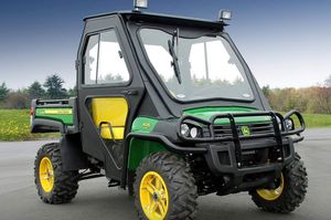 Vehículo Utilitario John Deere XUV 520 de 4 Asientos, Motor a Gasolina, Transmisión Automática, Neumáticos R16, Ruedas Verde Amarillo - Product Image 4