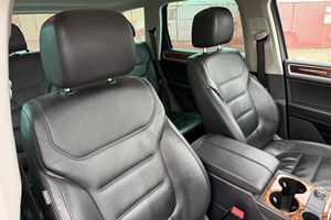 Volkswagen Touareg TDI 2011 USADO, Volante a la Izquierda/Derecha - Product Image 2