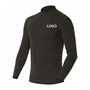 Camiseta de compresión de manga larga con logo personalizado y estampado de palmeras tropicales en el hombro – Traje de baño - Product Image 2