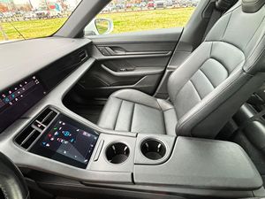 Porsche Taycan 4S 2022 d'occasion, 562 ch, double moteur, transmission intégrale - Product Image 5