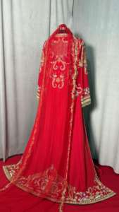 Robe musulmane Badron Asmi Royal, écologique, brodée à la main, en tissu crêpe, style de fête, cape respirante, fabriquée à la main en Inde - Product Image 4