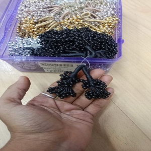 Borlas con cuentas, lentejuelas y bordadas hechas a medida con trabajo de espejo ideal para usar en proyectos de arte y artesanía en colores negros - Product Image 1