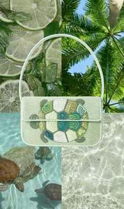 Petit sac à main en perles fait main avec une sangle légère - Product Image 2