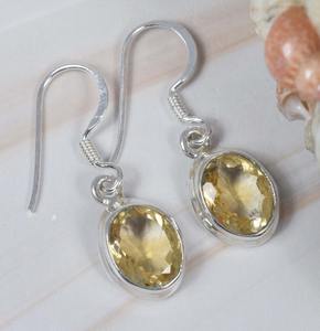 ต่างหูทรงหยดน้ำรูปไข่ ทำมือ ดีไซน์ทันสมัย ประดับพลอยซิทรินธรรมชาติ เงินแท้ 925  ของขวัญประจำเดือนกุมภาพันธ์สำหรับผู้หญิง - Product Image 4