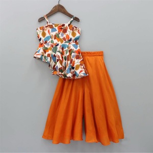 Ensemble Kurti Palazzo orange pour filles Shoryam Fashion |   Tenue ethnique décontractée de style peplum imprimée avec pantalon palazzo évasé - Product Image 1