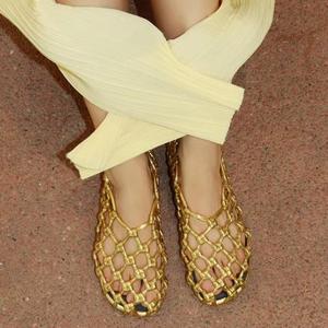 Zapatos de malla con cadena brillante para mujer, zapatos informales de verano transpirables con diseño hueco, zapatos de vestir transpirables de verano para mujer - Product Image 1