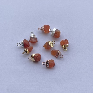 Pendentif connecteur en pierre brute cornaline orange naturelle en argent sterling 925 or galvanoplastie bijoux en pierres précieuses brutes tendance - Product Image 1