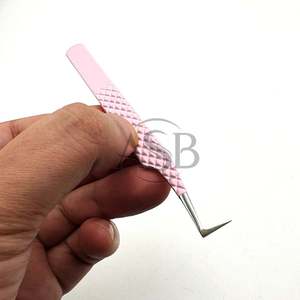 Pinza de Volumen de 90 Grados Color Rosa Bebé Claro con Punta de Fibra, Impresión de Logotipo Personalizada, Herramienta de Belleza, Pinza para Extensión de Pestañas - Product Image 1