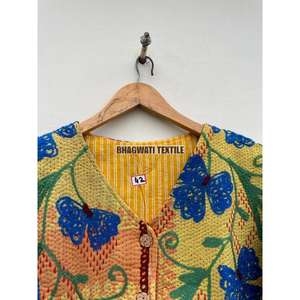 Veste matelassée brodée Suzani en coton unisexe manteau d'automne respirant avec bord brut court Kantha fait à la main pour les femmes - Product Image 4