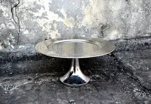 Exhibidor de Pasteles de Metal Estilo Indio Clásico para Uso Ceremonial, Diseñado para Mesas de Celebración, Arreglos Decorativos de Postres - Product Image 3