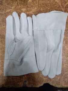 ถุงมือเชื่อมหนังวัวแบบแยกชิ้นส่วนทำด้วยมือถุงมือป้องกันการบาดและป้องกันความร้อนสำหรับมือและแขน - Product Image 3