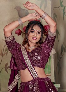 Moderne Lourd Paillettes Miroir Broderie Faux Georgette Lehenga Choli pour Femmes Indien Mariage & Party Wear KUNJ CREATION - Product Image 3