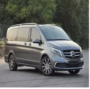 Le minivan 7 places automatique 2.1L 4 cylindres de classe V, modèle 2020, est un véhicule utilitaire sport (VUS) de luxe. - Product Image 4