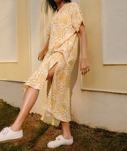 Robe chemise midi pour femme à imprimé floral 100% coton avec patte de boutonnage cachée et boutons en coquille de noix de coco, écologique - Product Image 2