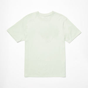 Camiseta de algodón orgánico ligero de último diseño 2025 para hombre, logotipo personalizado, tela de punto de patrón sólido informal de alta calidad - Product Image 2