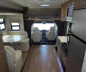 Autocaravana Delano de Aluminio Negro, Remolque de Viaje para 6 Personas, Diseño Moderno con Cocina Deslizable, Compatible con Camionetas 4x4, Amortiguador - Product Image 2