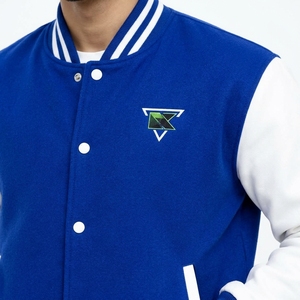 Chaqueta Varsity de Invierno para Hombre con Mangas en Contraste, Cuello Acanalado y Bolsillos Frontales Prácticos para un Look Casual Clásico y Moderno - Product Image 5