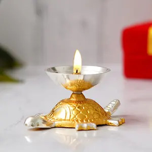 Diya de Latón de Primera Calidad para el Hogar, Lámpara Decorativa para Templo, para Festivales y Uso Diario de Adoración, Disponible para Venta al por Mayor - Product Image 1
