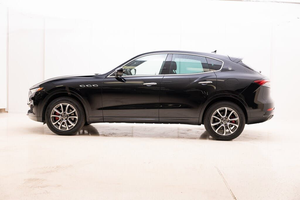MASERATI LEVANTE 2021 USADO, Volante a la Izquierda/Derecha - Product Image 4
