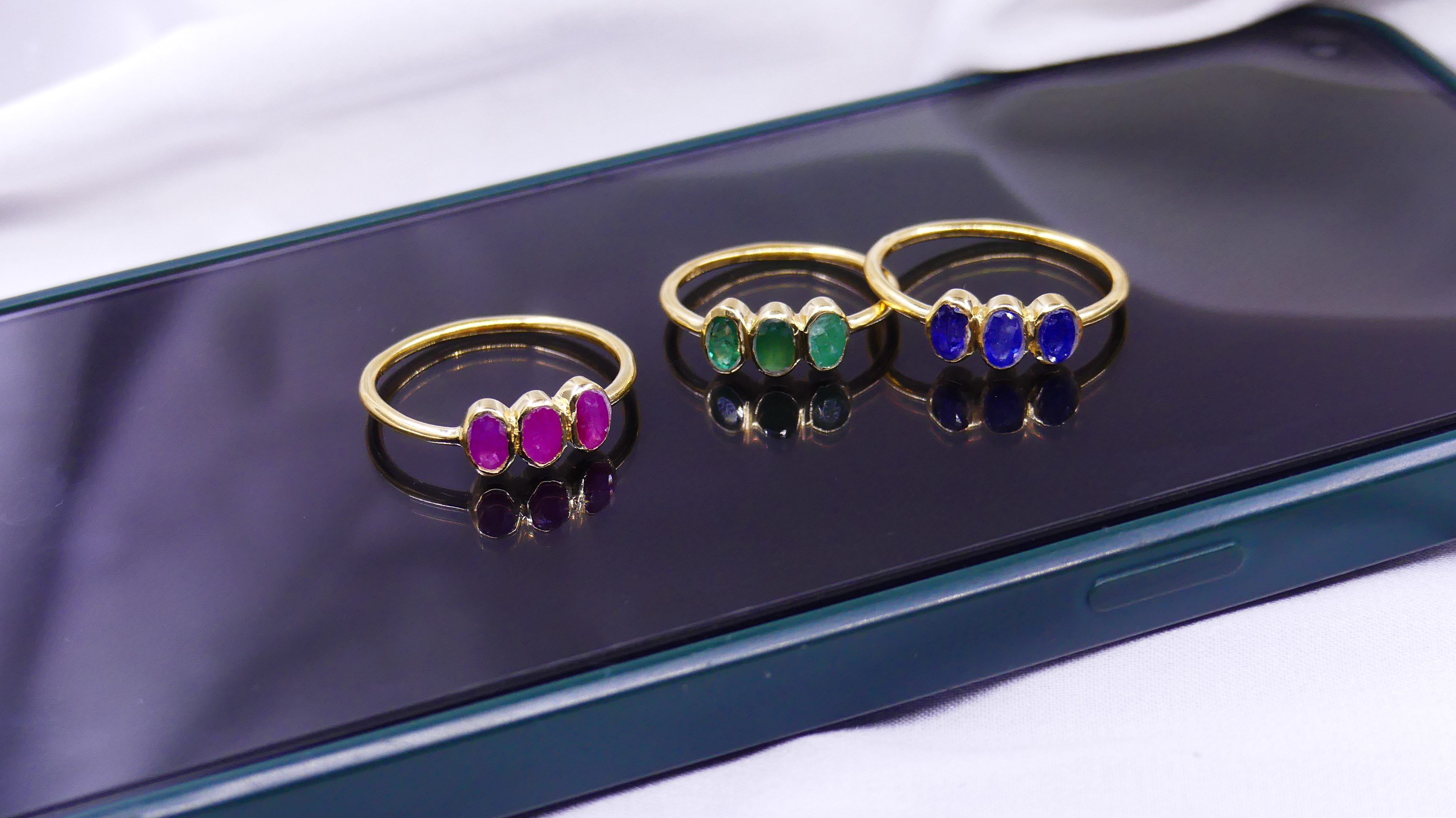 สีเหลือง