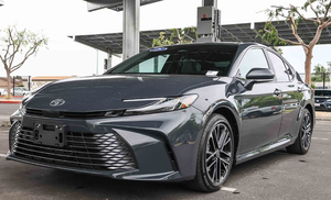 Nuevo Camry XLE Sedán 2025 Estándar con Motor Nuevo, Volante a la Izquierda, para Exportación Global - Product Image 1