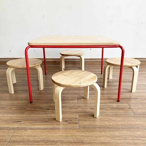 Table carrée de maternelle au design scandinave et ensemble de 4 chaises en bois KGD027 pour l'étude scolaire avec pieds en fer - Product Image 5
