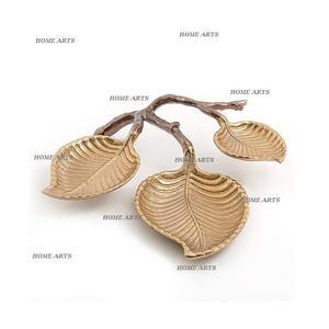 Plat à feuilles en aluminium à 3 compartiments Dernier design Plat à feuilles à dessert couleur or du fabricant en Inde - Product Image 1