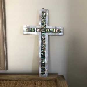 Croix chrétienne en nacre artisanale, croix de Jérusalem, cadeau religieux pour un anniversaire, couleur personnalisée de haute qualité - Product Image 3