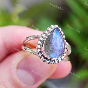 Anillo Delicado de Plata de Ley 925 con Labradorita, Joyería Boho Hecha a Mano con Gema Natural en Forma de Pera, Joyería de Piedra de Nacimiento - Product Image 6