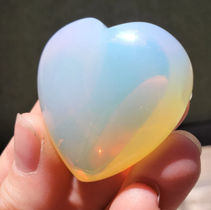 โอปอลไลท์คุณภาพดี ขายดี หินโอปอลไลท์รูปหัวใจธรรมชาติ คริสตัลโอปอลไลท์ หินโอปอลไลท์สีขาว หินพกพาสำหรับบำบัดรักษา - Product Image 4